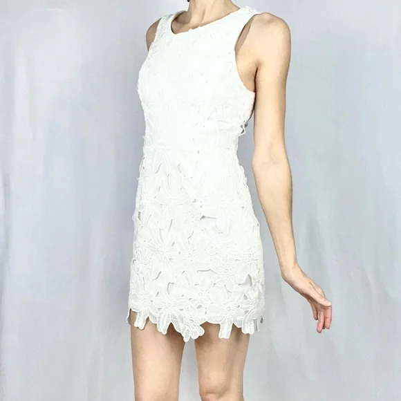 ASTR | White Floral Lace Sleeveless Shift Dress ASTR | White Floral Lace Sleeveless Shift Dress
